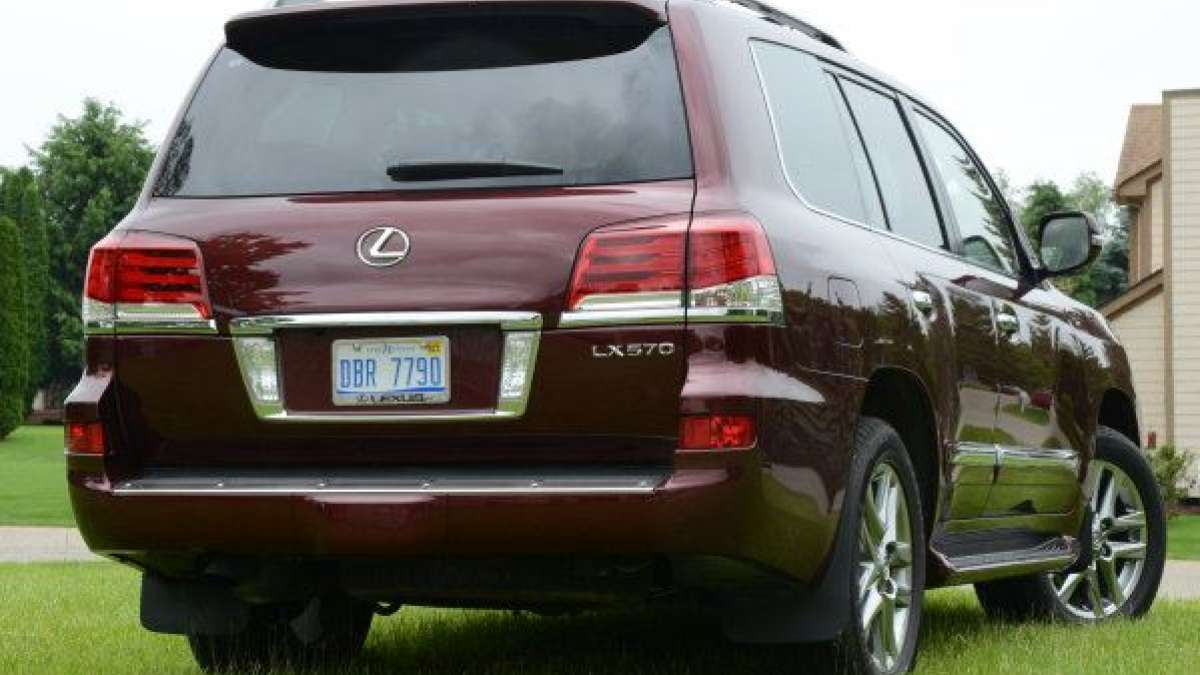 lx570 rear