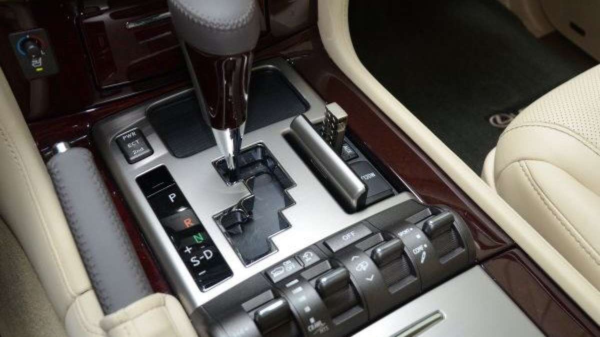 lx570 console