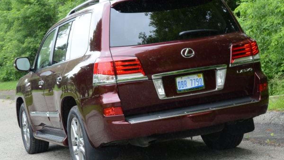 lx570 rear road