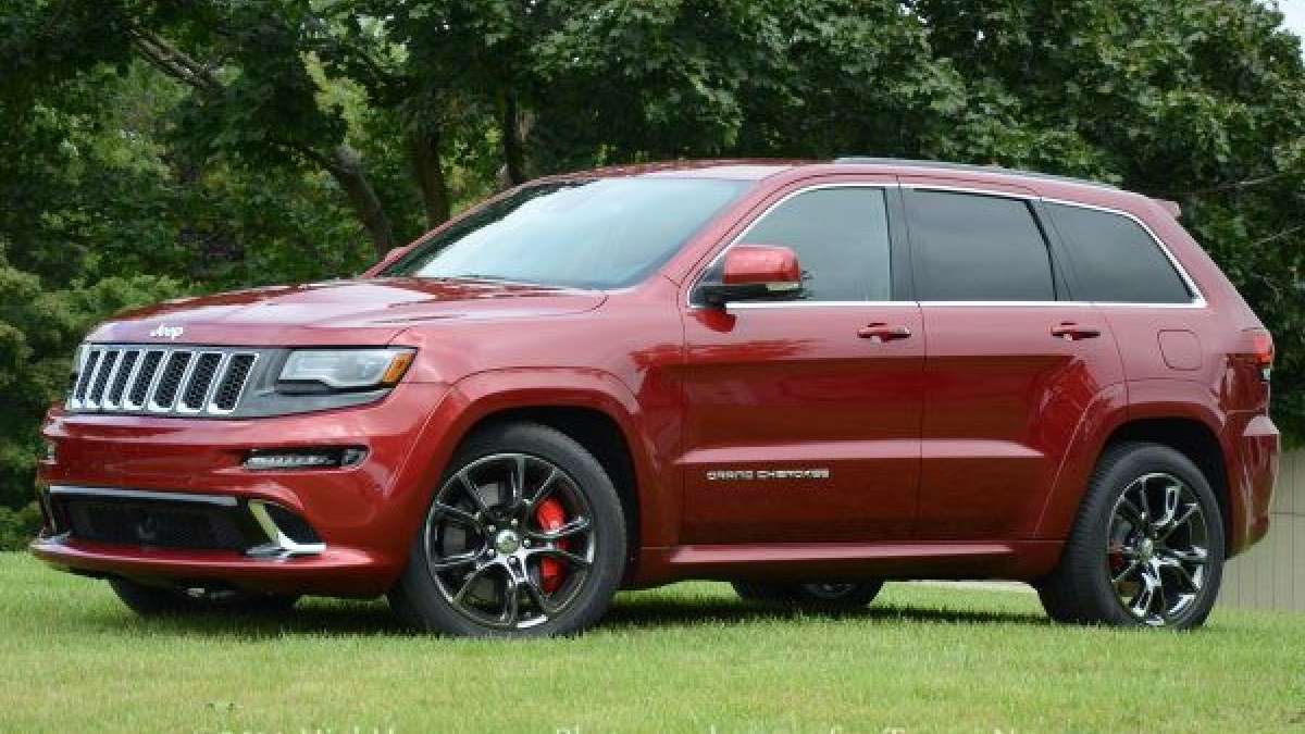 2014 srt jeep corner side