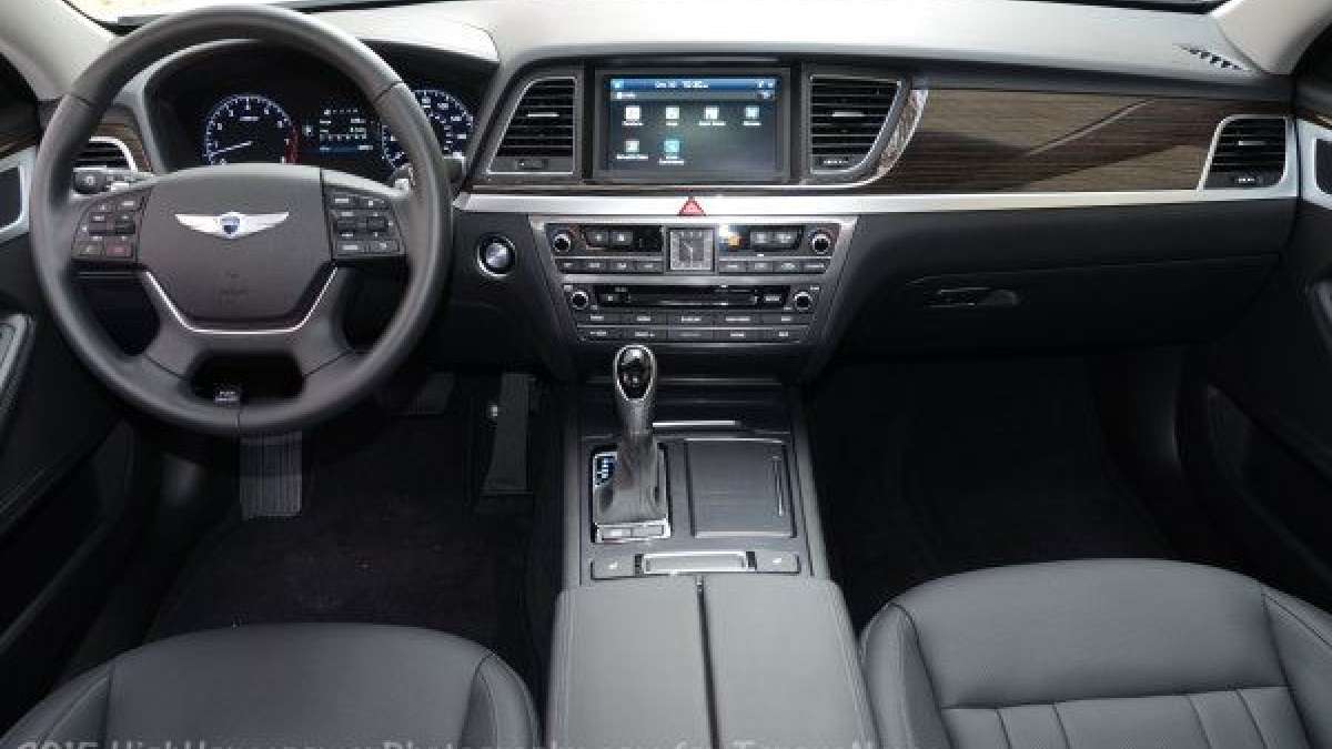 2015 genesis 38 sedan dash
