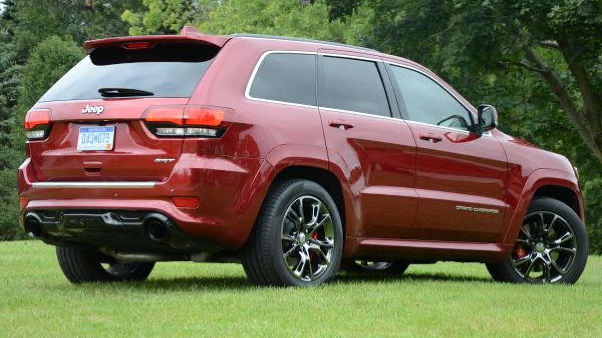 2014 srt jeep rear corner