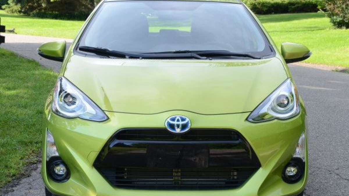 prius c front