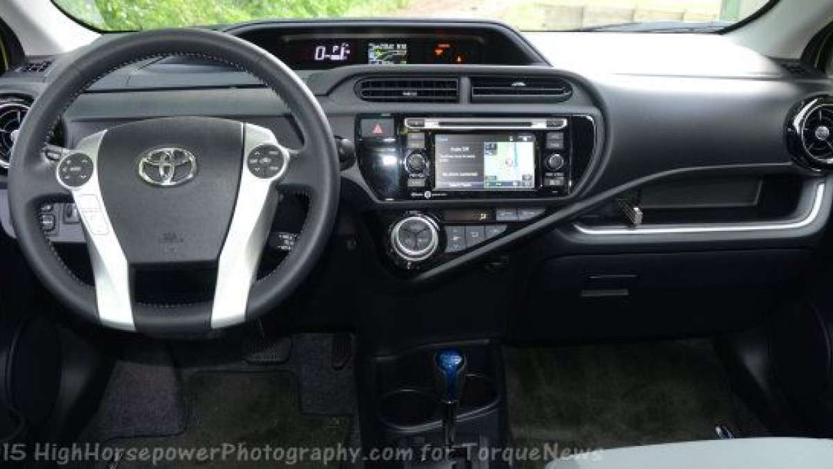 prius c dash