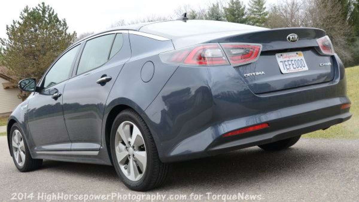 optima hybrid rear road