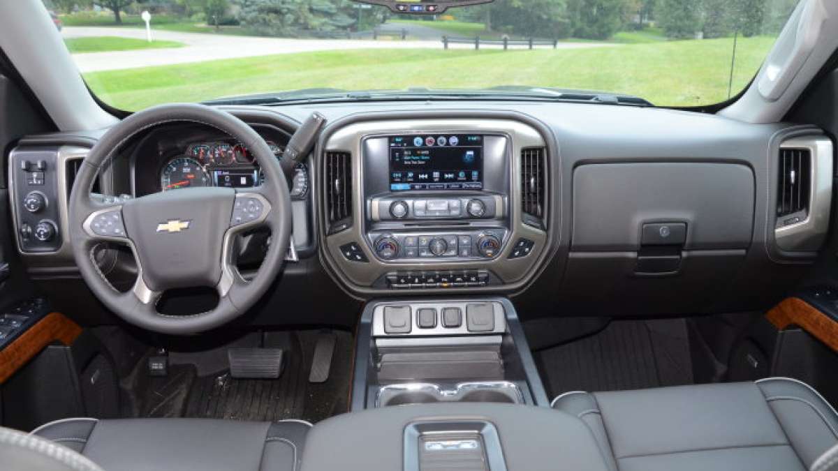 17 Silverado High Country dash