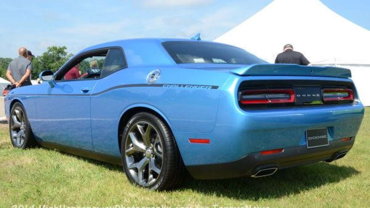 challenger sxt rear
