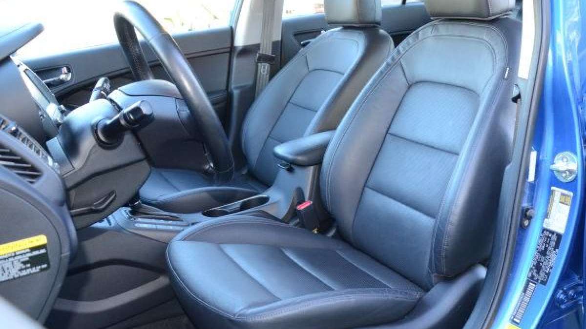 forte sedan front seats