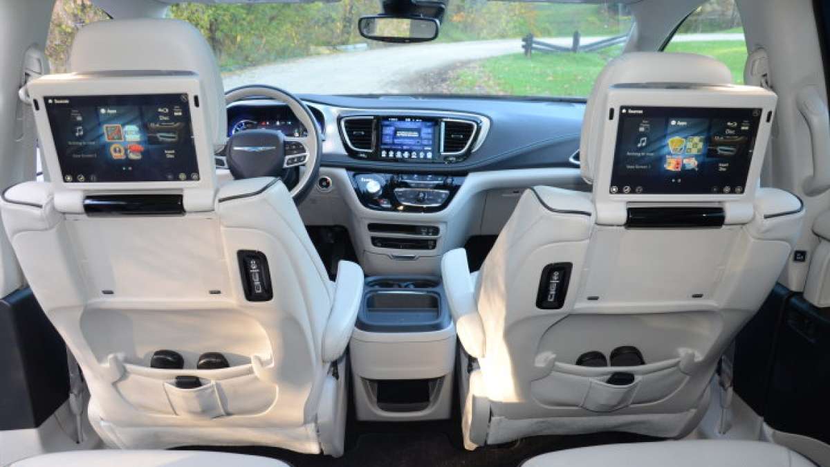 Pacifica Hybrid UConnect Theater