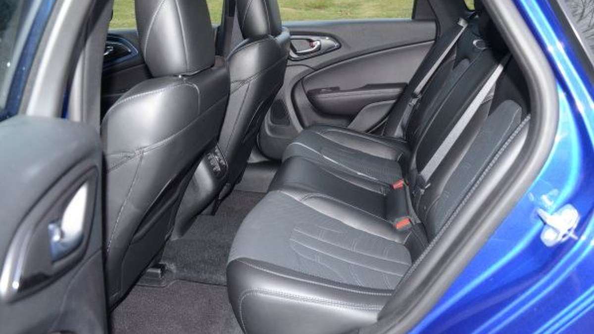 200s rear seats