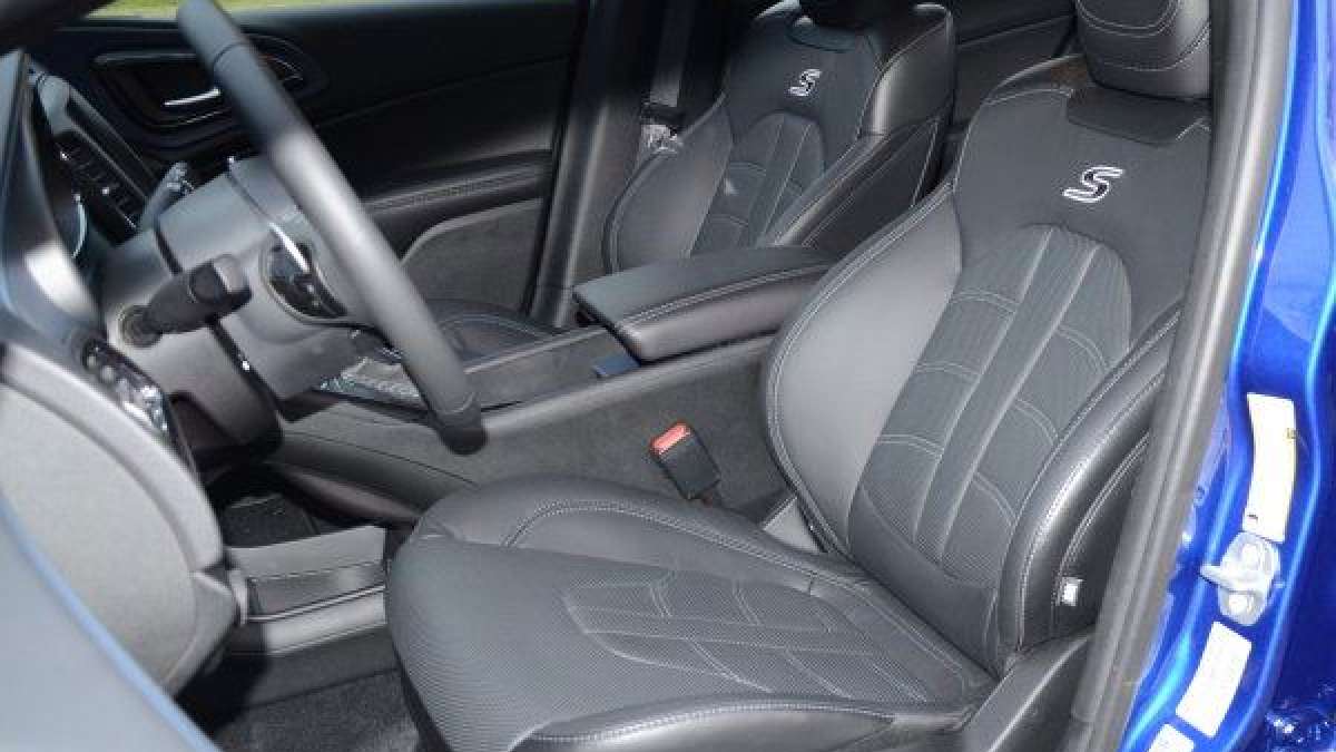 200s front seats