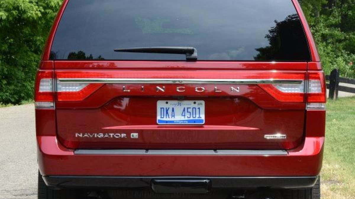 16 navigator rear