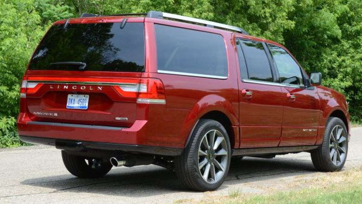 16 navigator rear 34