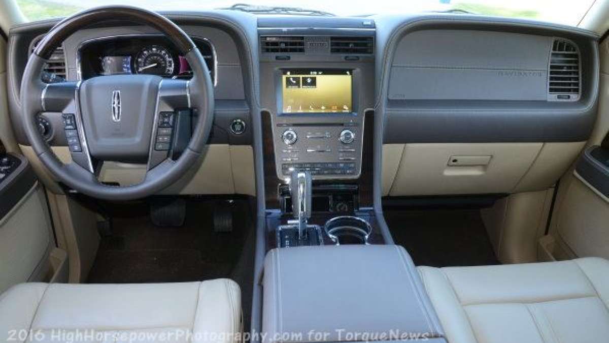 16 navigator dash
