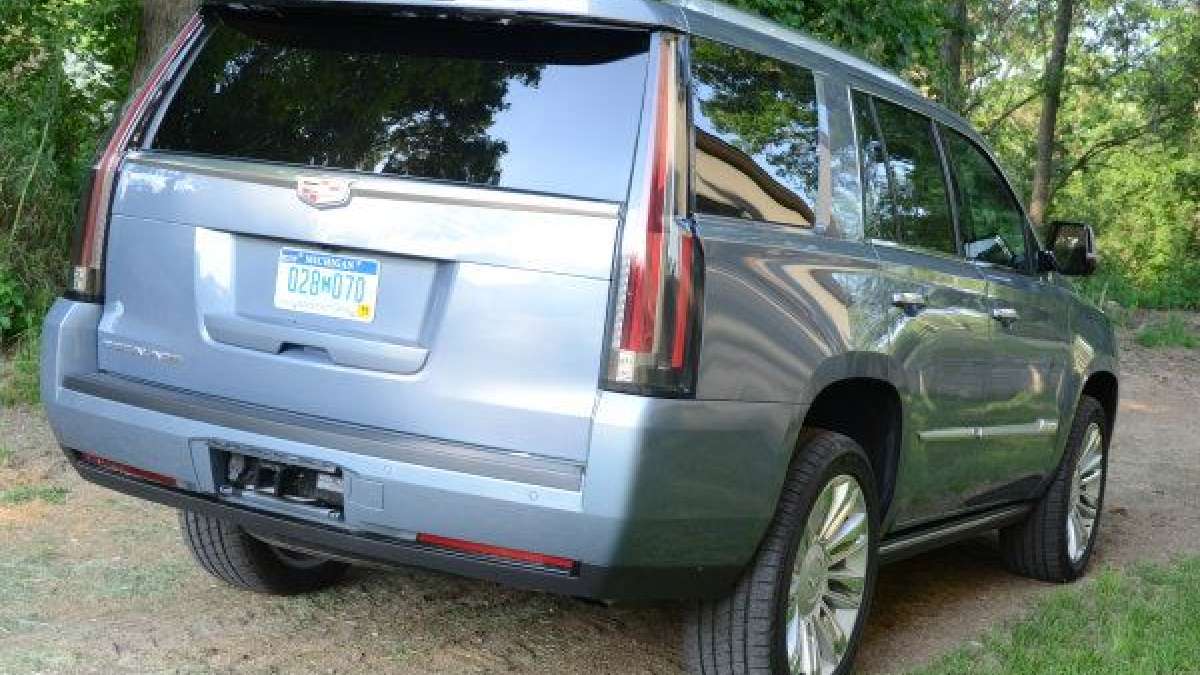 16 escalade rear dirt