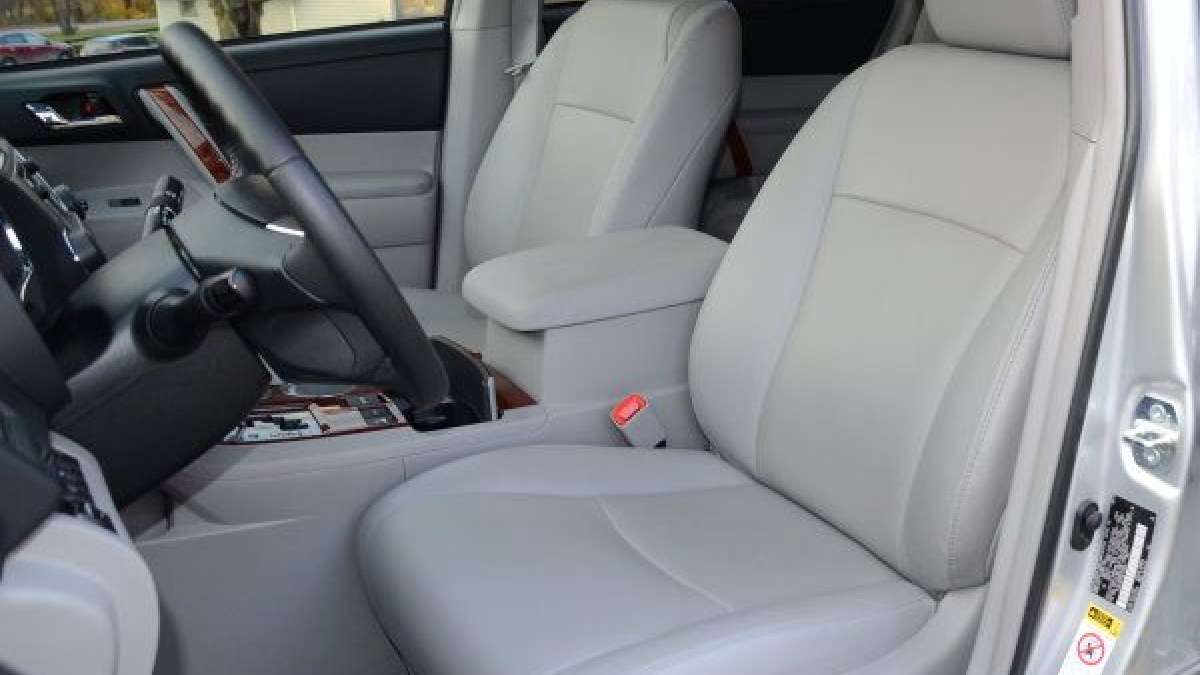 highlander front seats