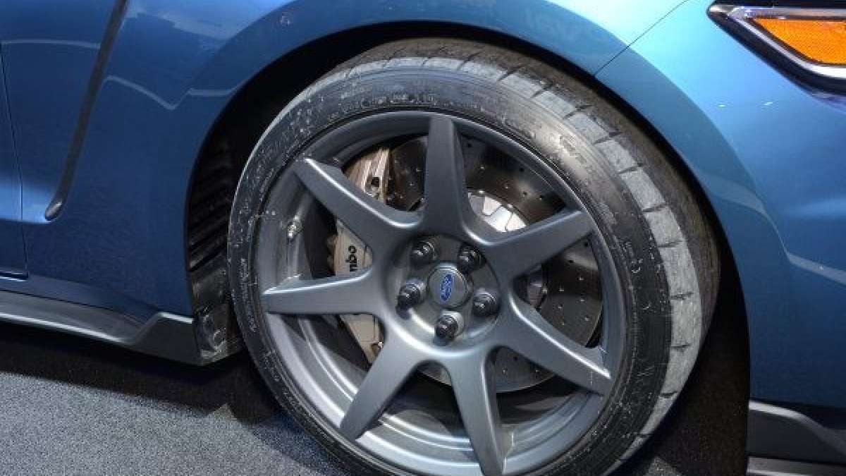 gt350r wheel