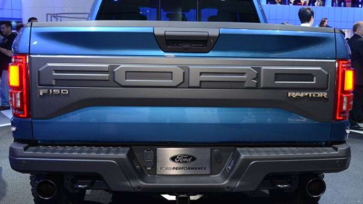 2017 raptor rear