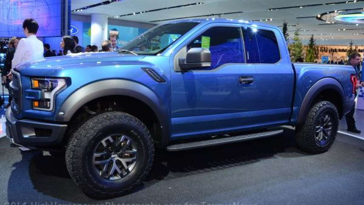 2017 raptor f150 side