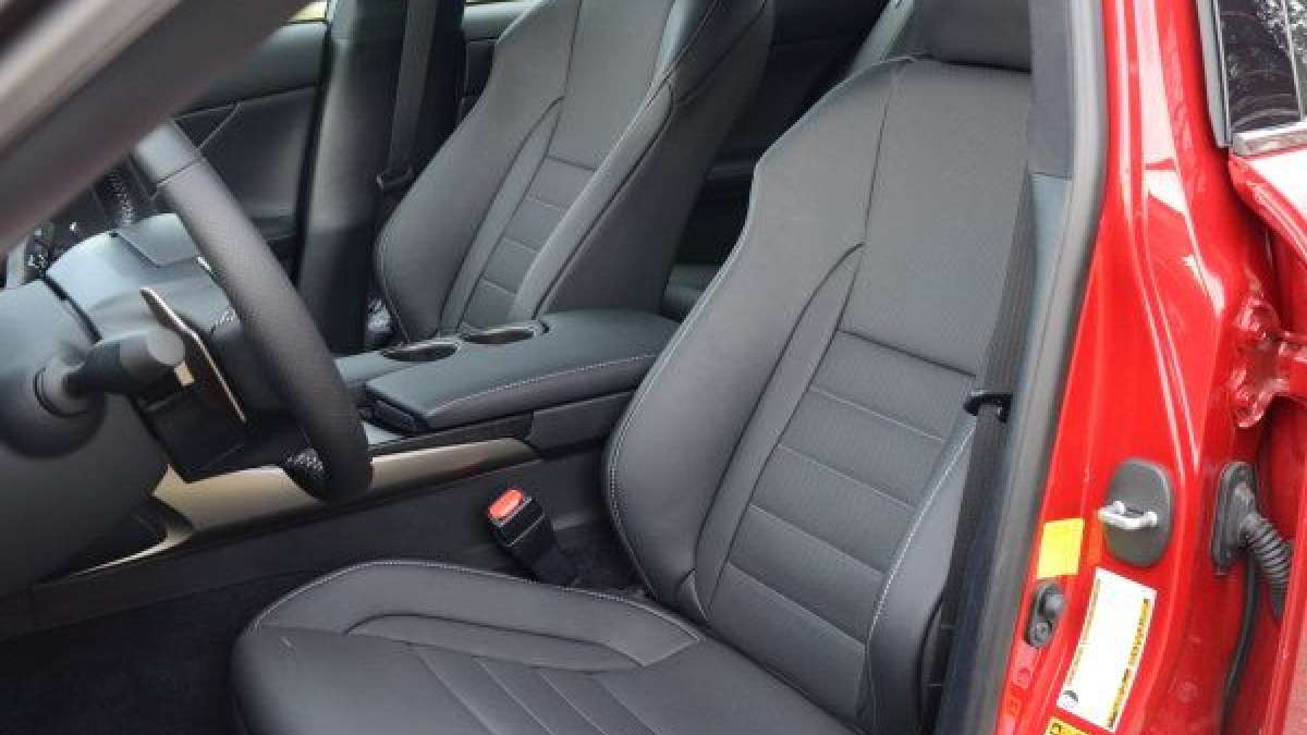 is350 front seats