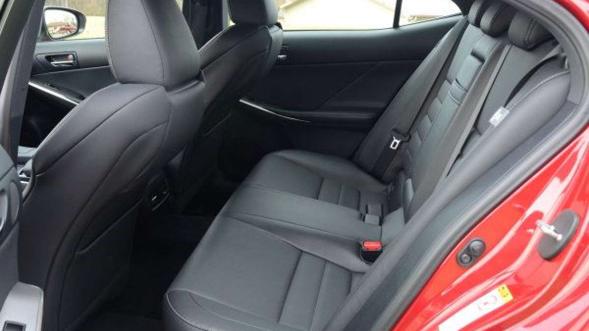 is350 rear seats
