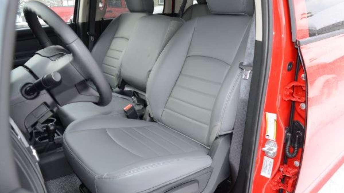 ram 2500 tradesman front seats