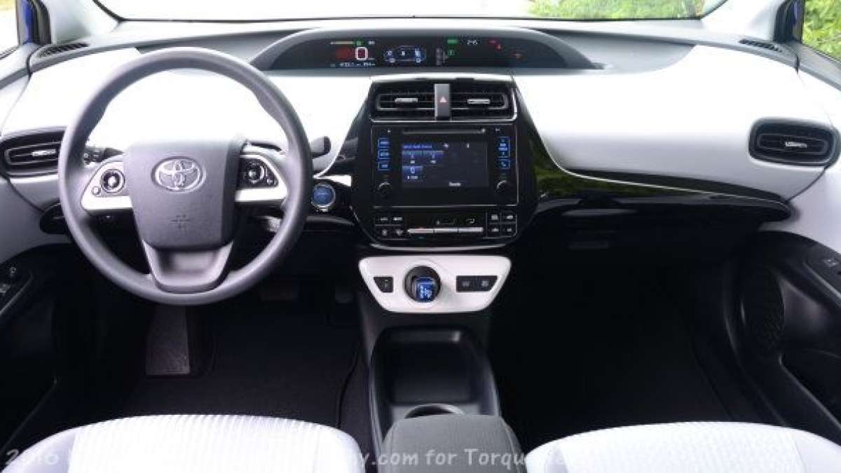 16 prius dash