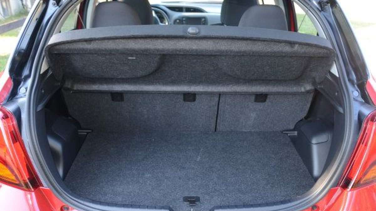 16 yaris cargo