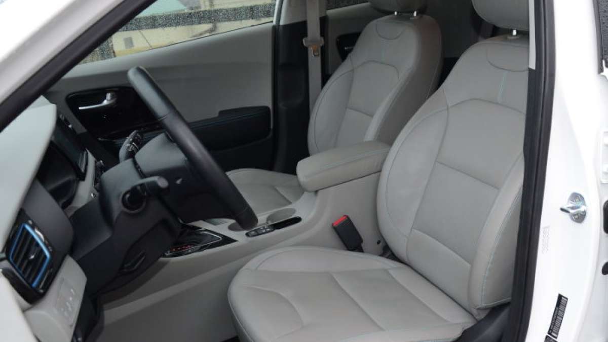 kia niro front seats