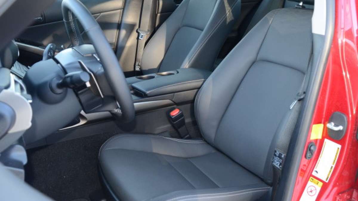 is250 front seats