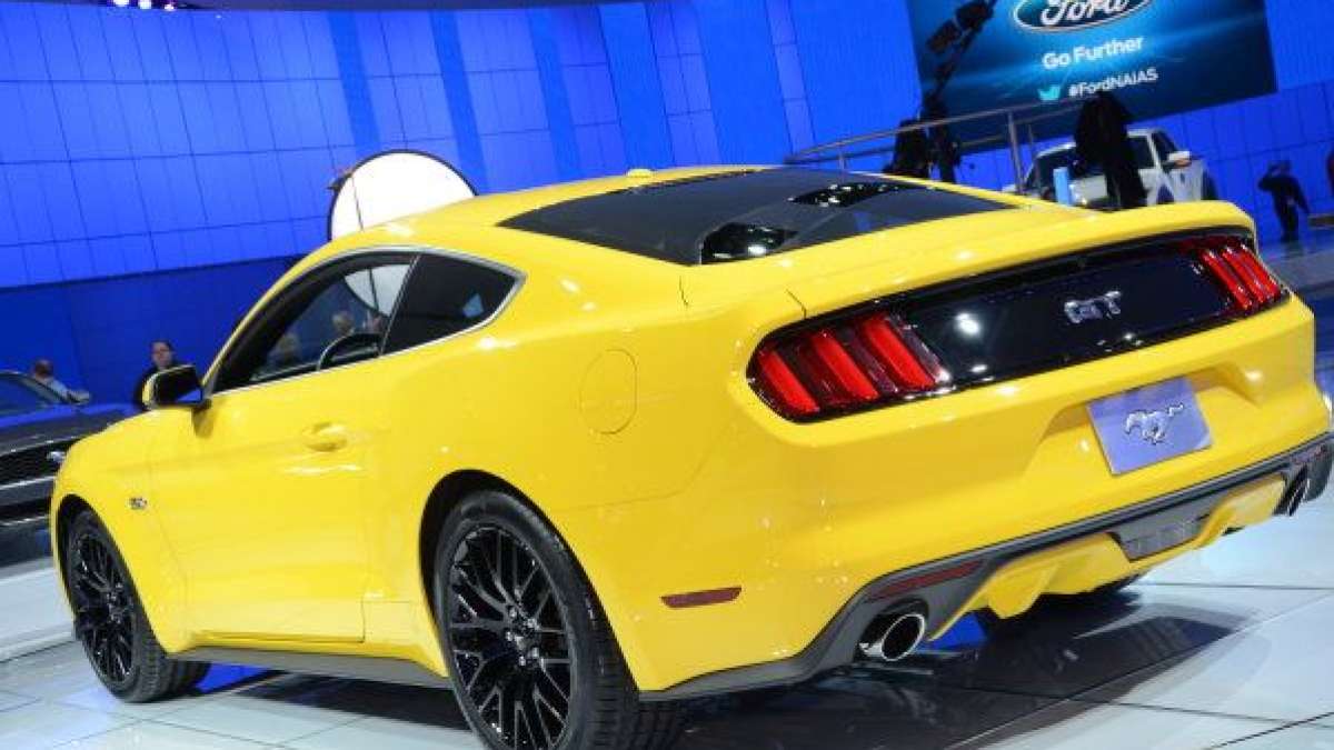 Triple Yellow 2015 Mustang rc