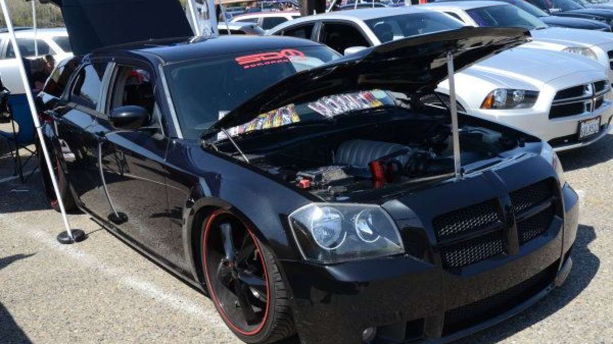 black and red slammed magnum