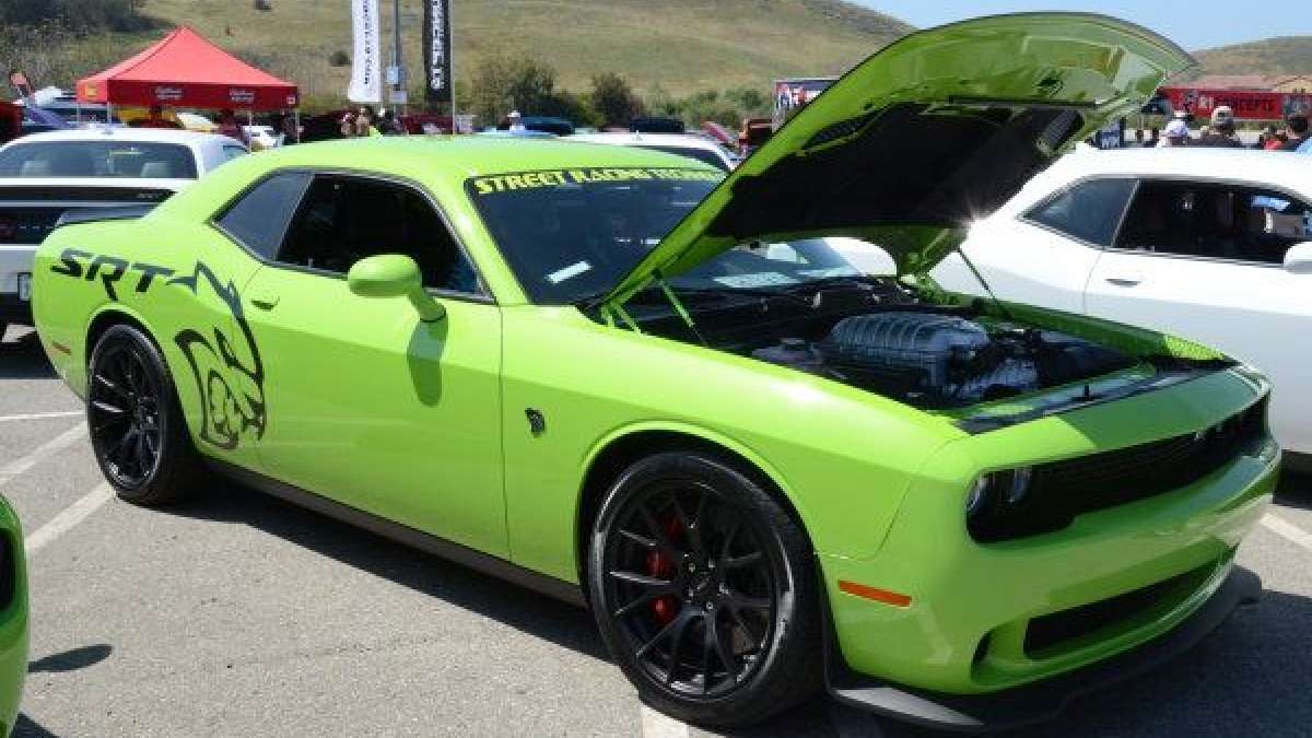 custom hellcat challenger