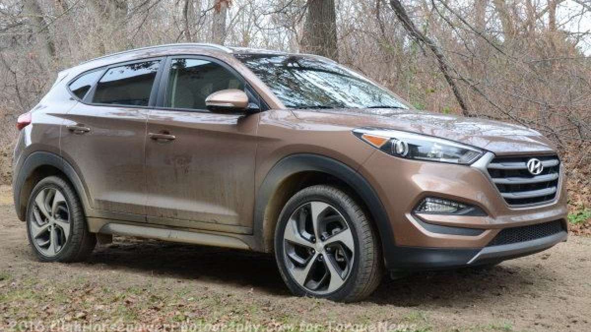 16 tucson sport side