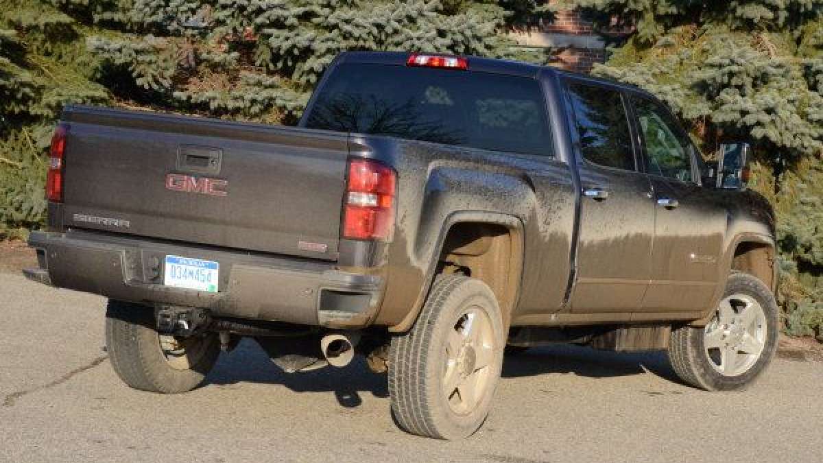 gmc 2500hd mud rear