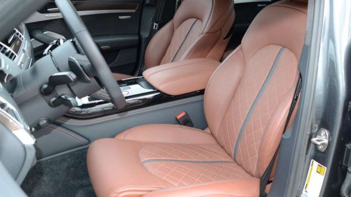 2015 s8 front seats