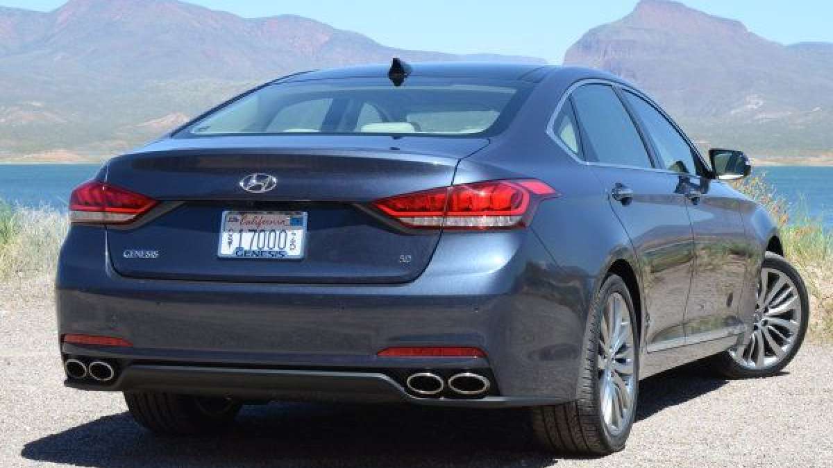 2015 genesis rear