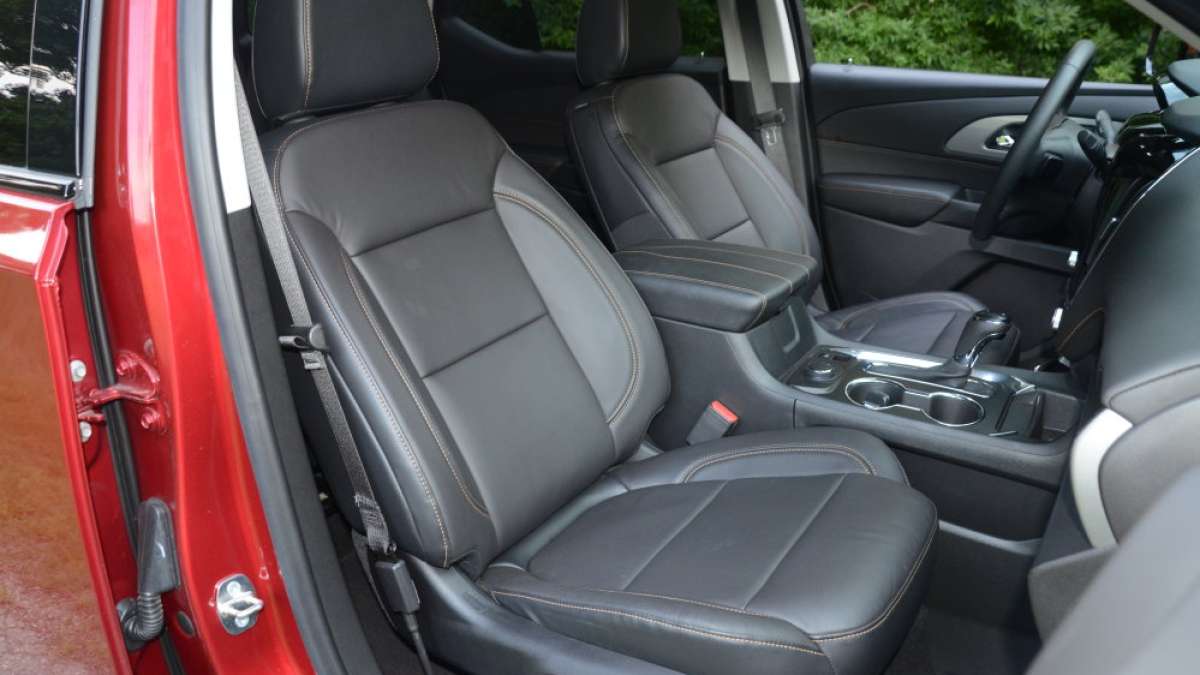 2018 traverse rs front seats