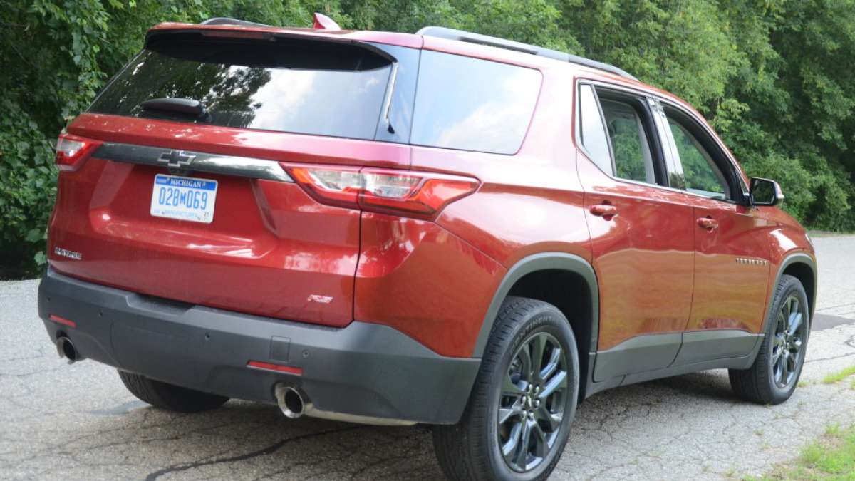 2018 traverse rs rear