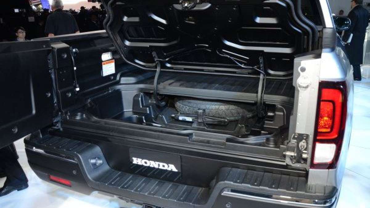 Ridgeline_Bed_Trunk
