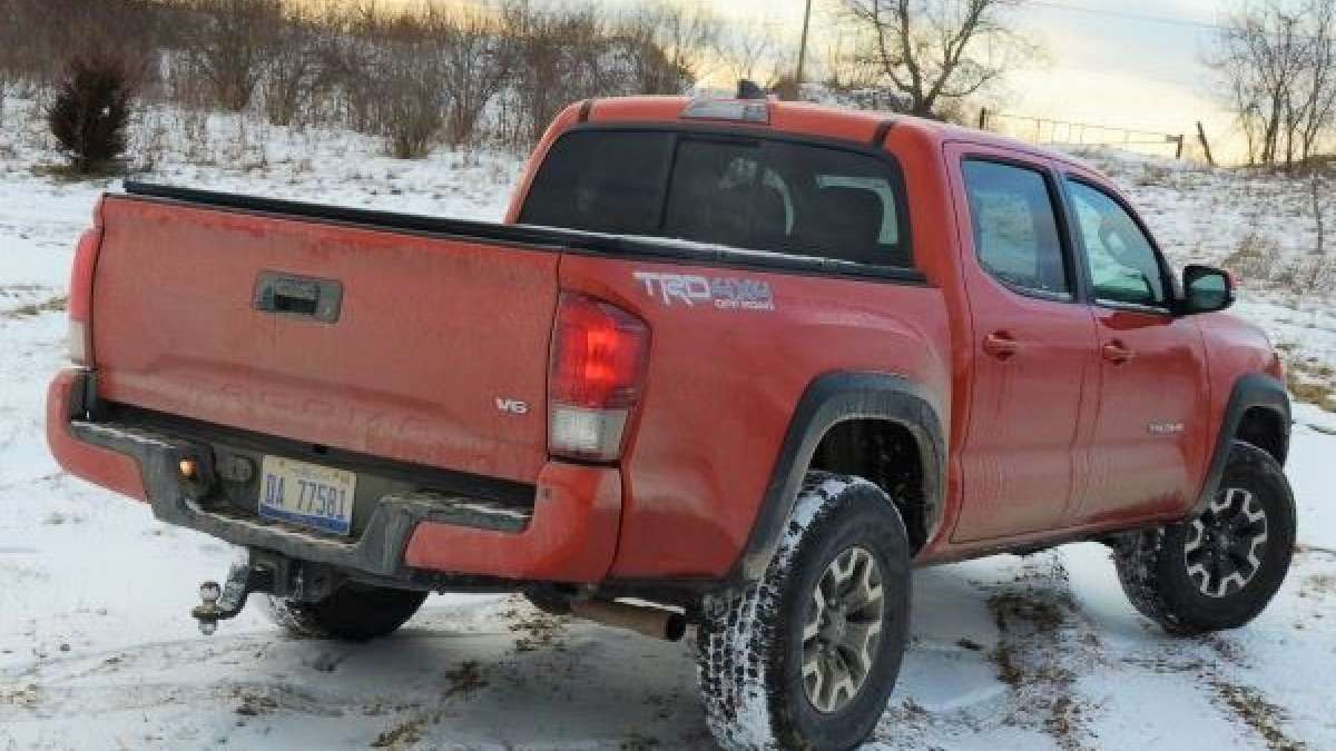 16 tacoma rear