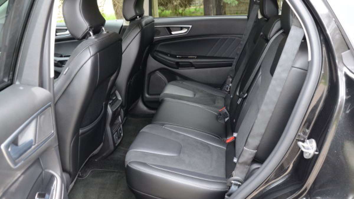 edge sport rear seats