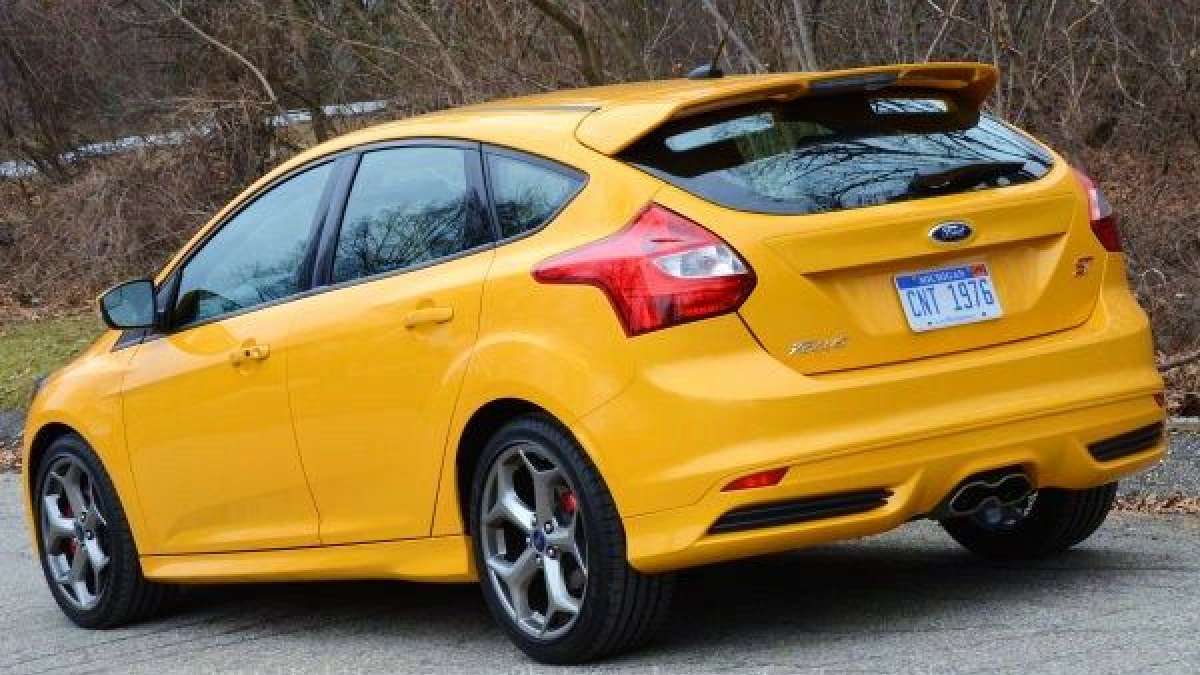 focus st rear angle