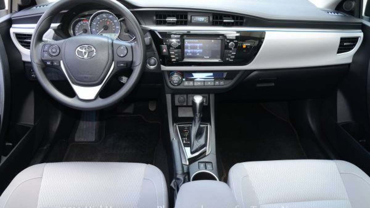 corolla dash