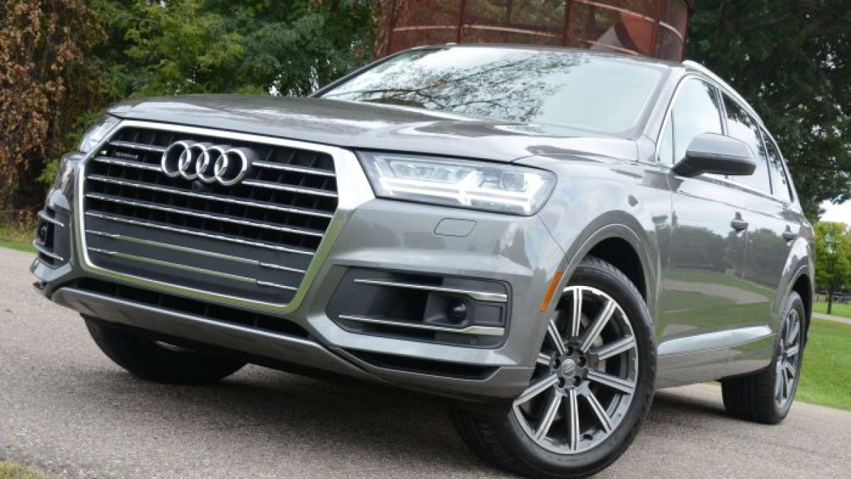 17 Q7 30 front