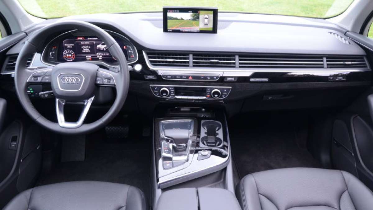 17 q7 cabin