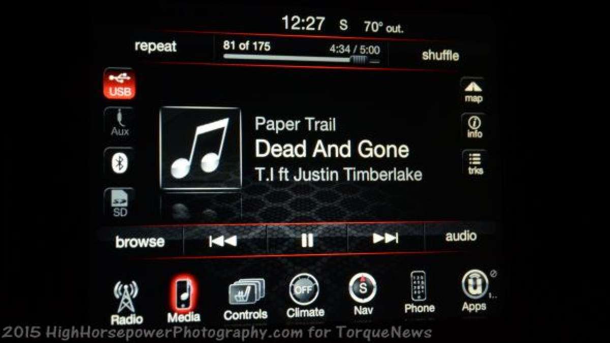 15 charger infotainment
