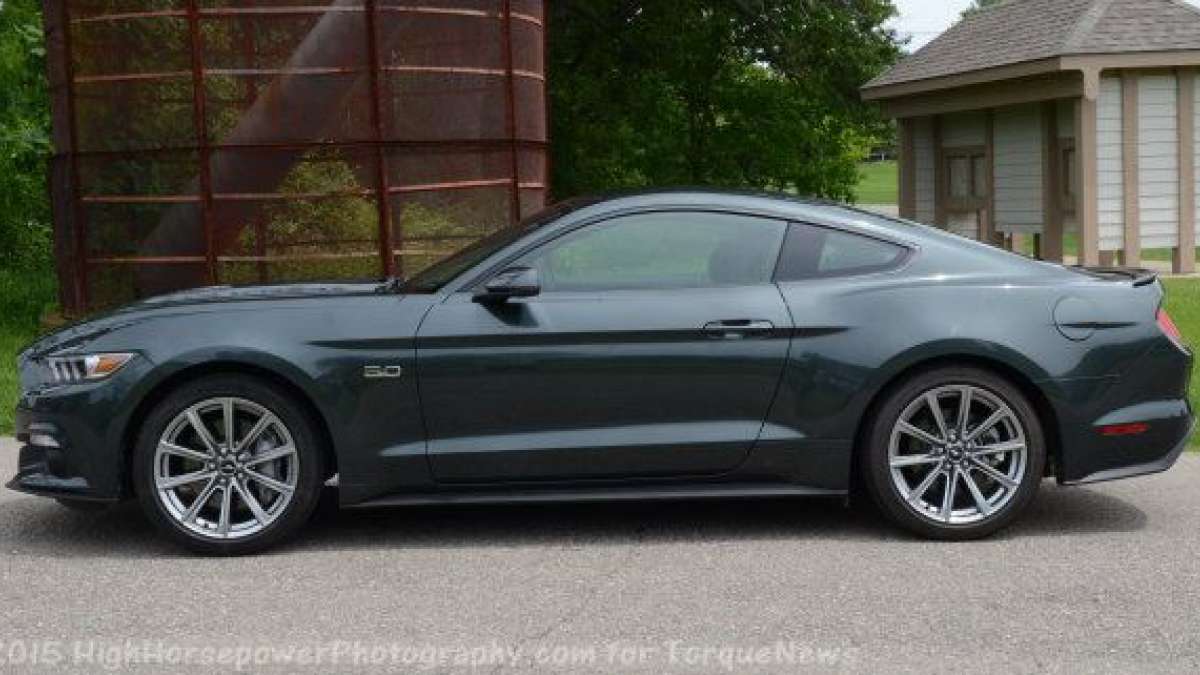 2015 mustang gt side