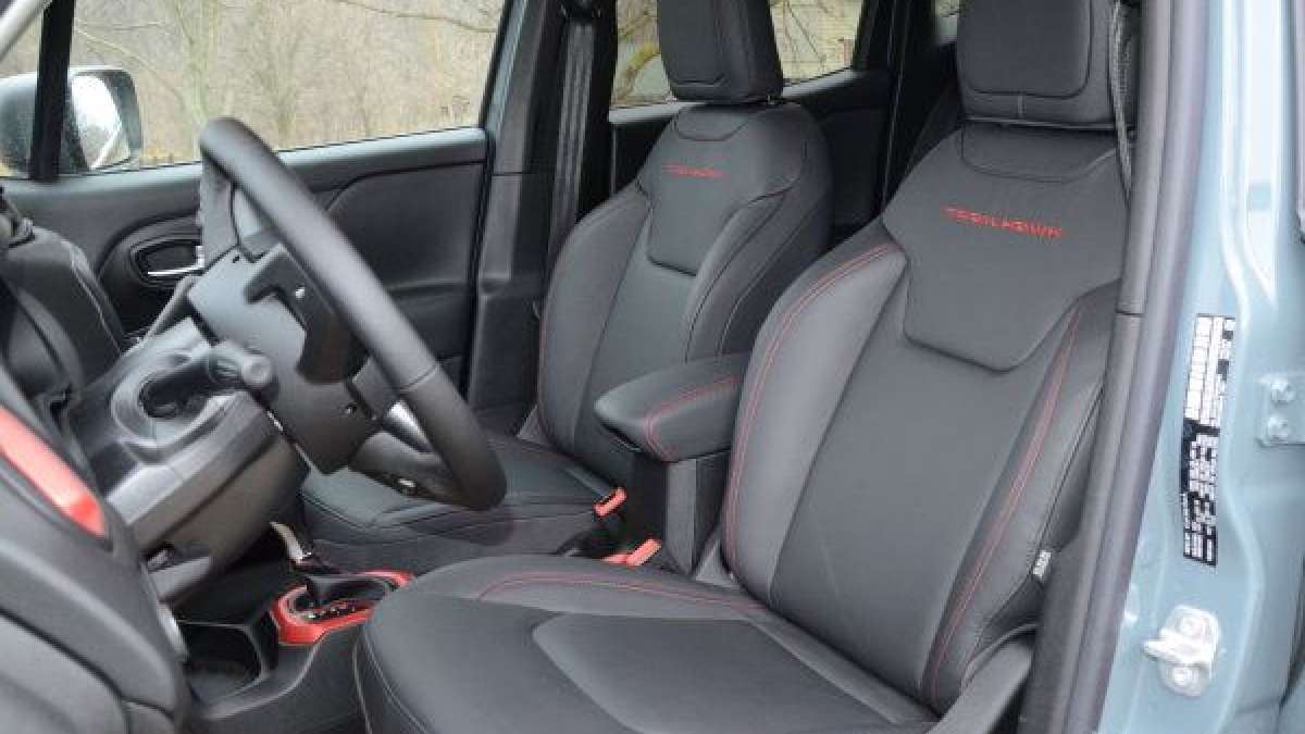16 renegade fr seats