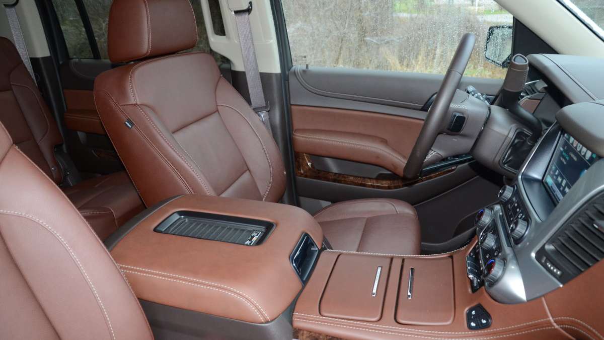 19 Suburban RST PE Front Seats